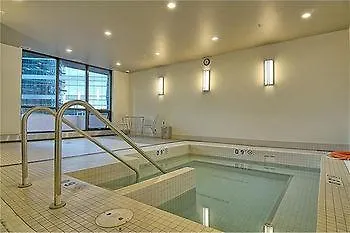 Executive Suites By Roseman - Keynote YYC Canada