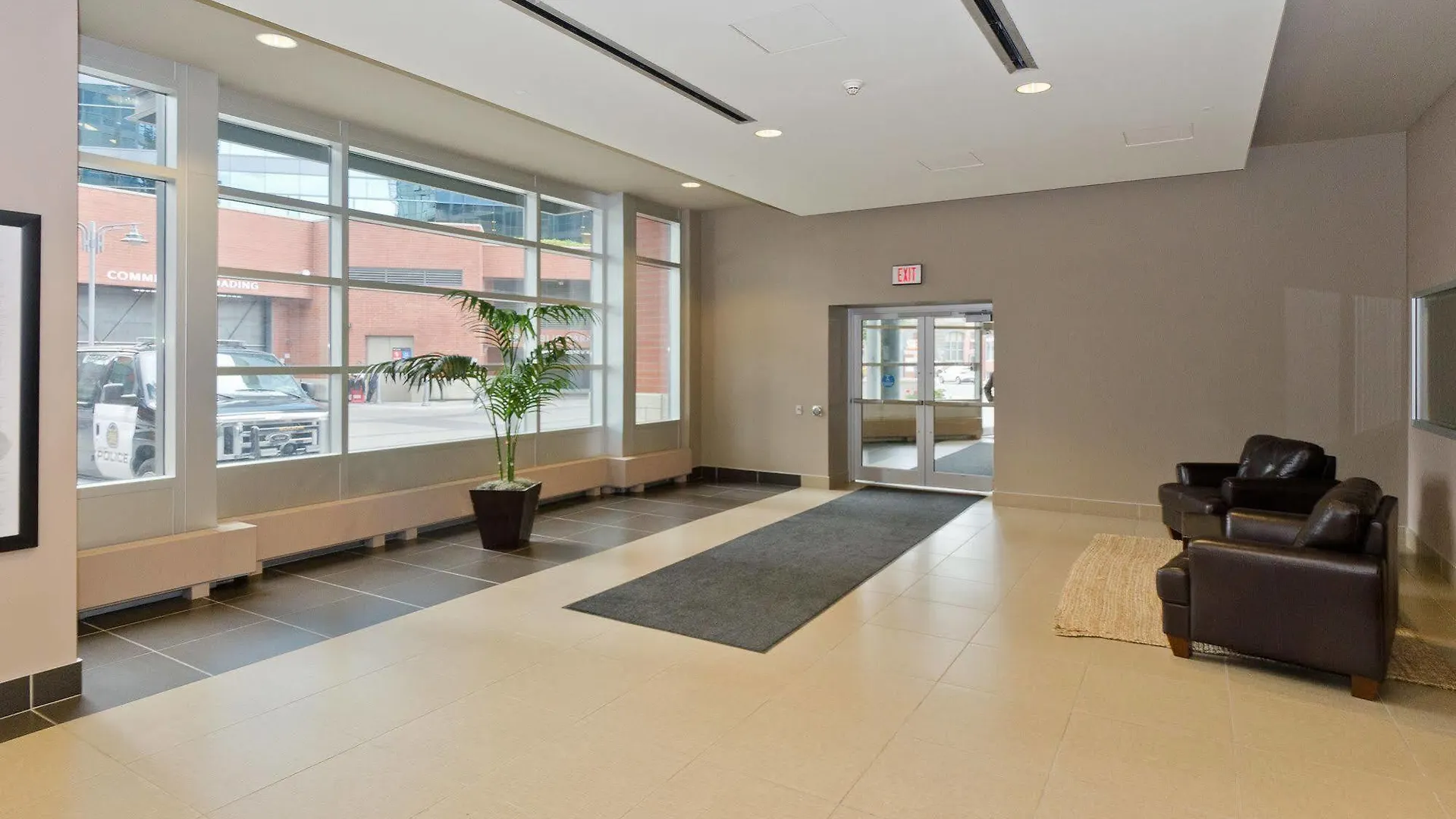Executive Suites By Roseman - Keynote YYC 0*,