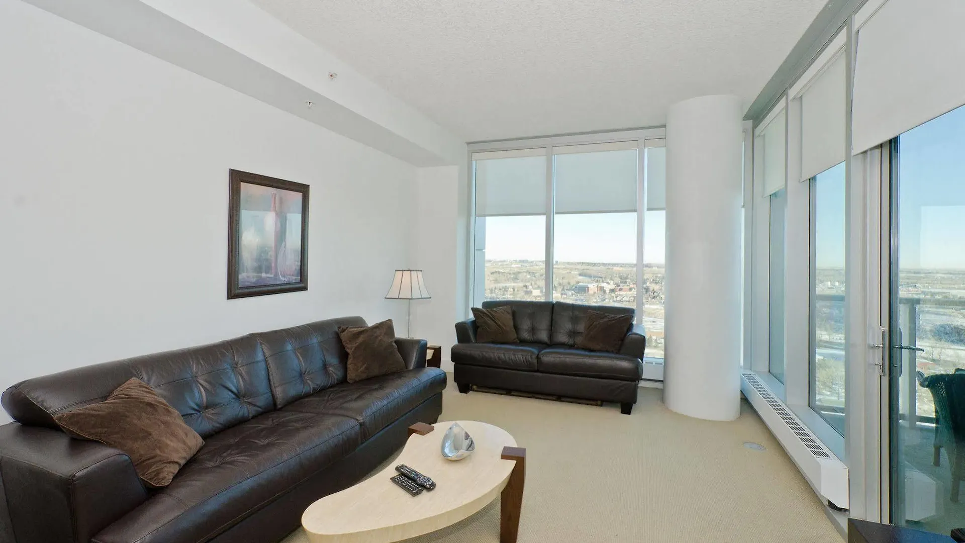 Executive Suites By Roseman - Keynote YYC Canada