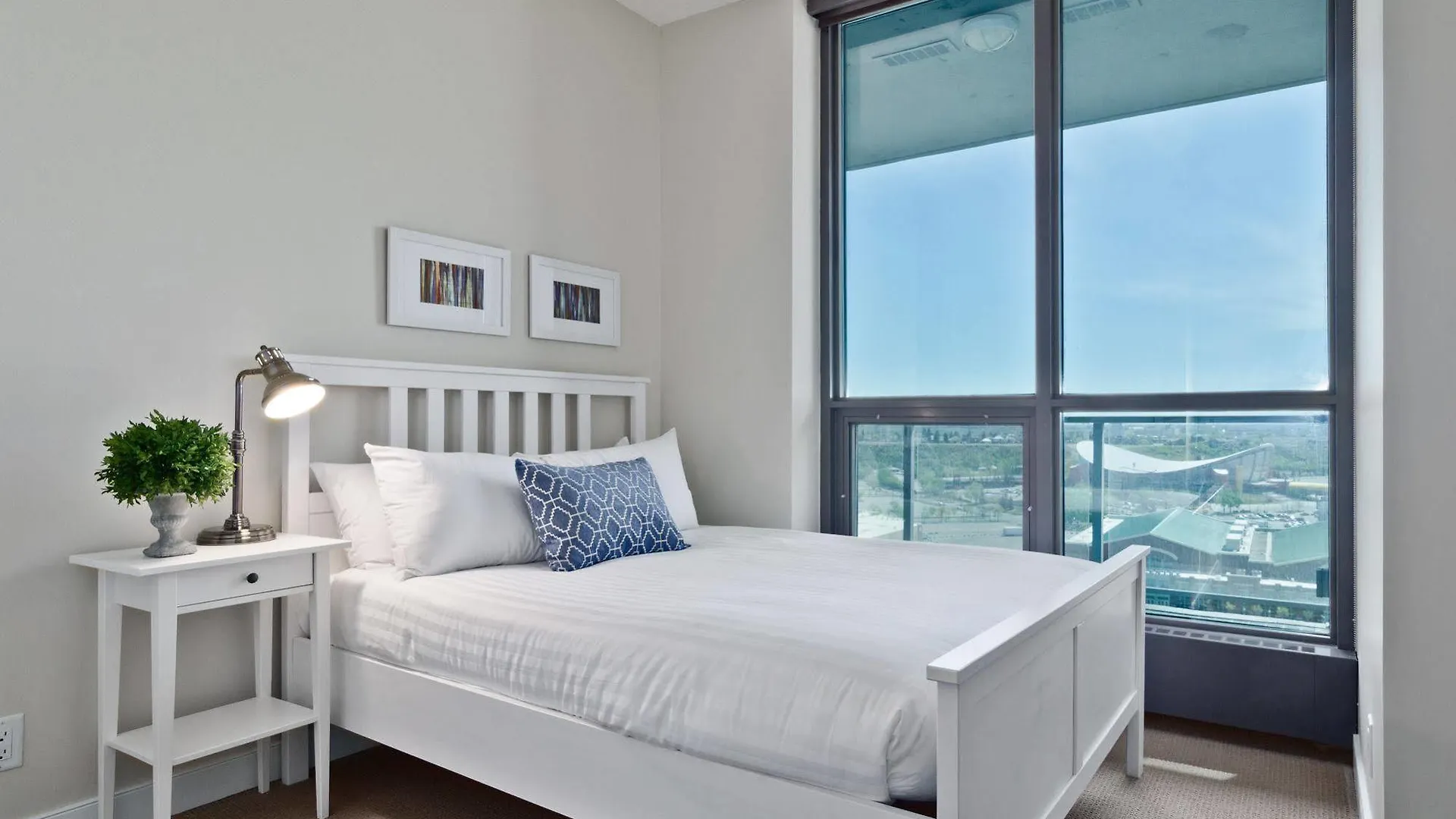 Executive Suites By Roseman - Keynote YYC 0*,  Canada