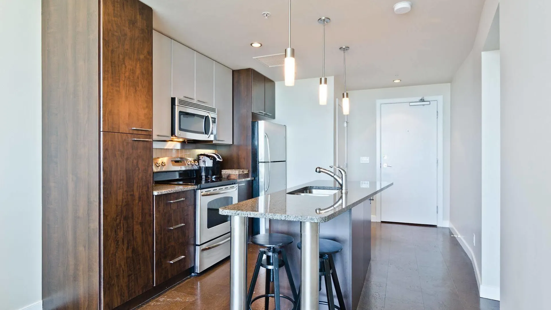 Executive Suites By Roseman - Keynote YYC