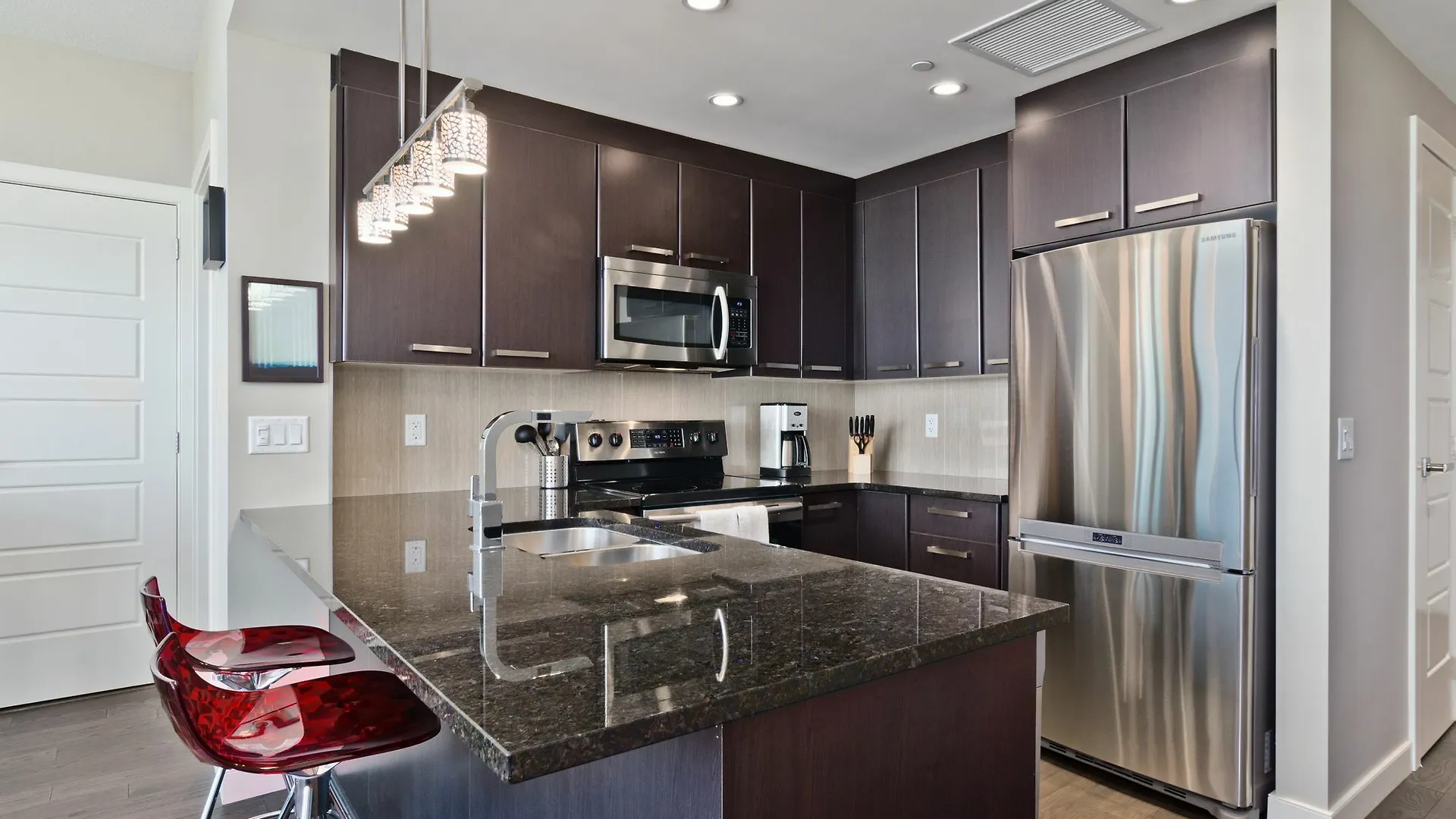 Executive Suites By Roseman - Keynote YYC