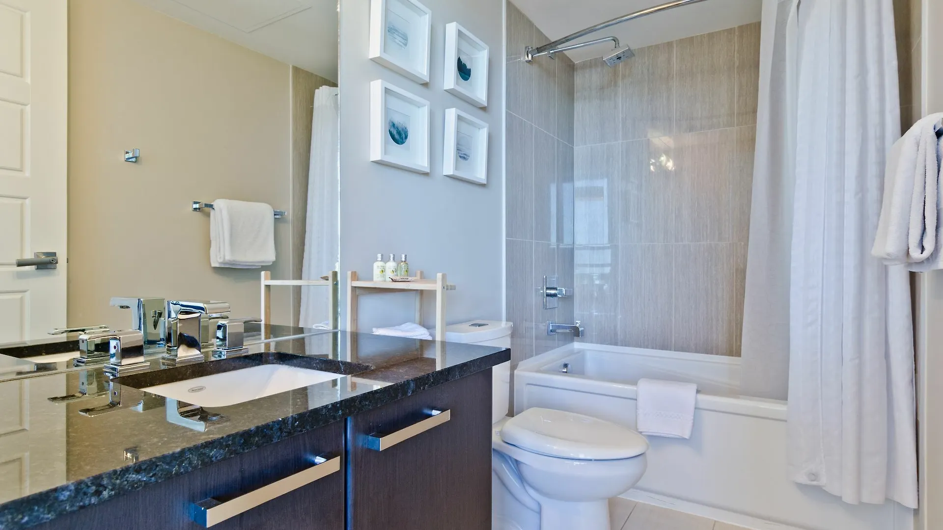 Executive Suites By Roseman - Keynote YYC 0*,